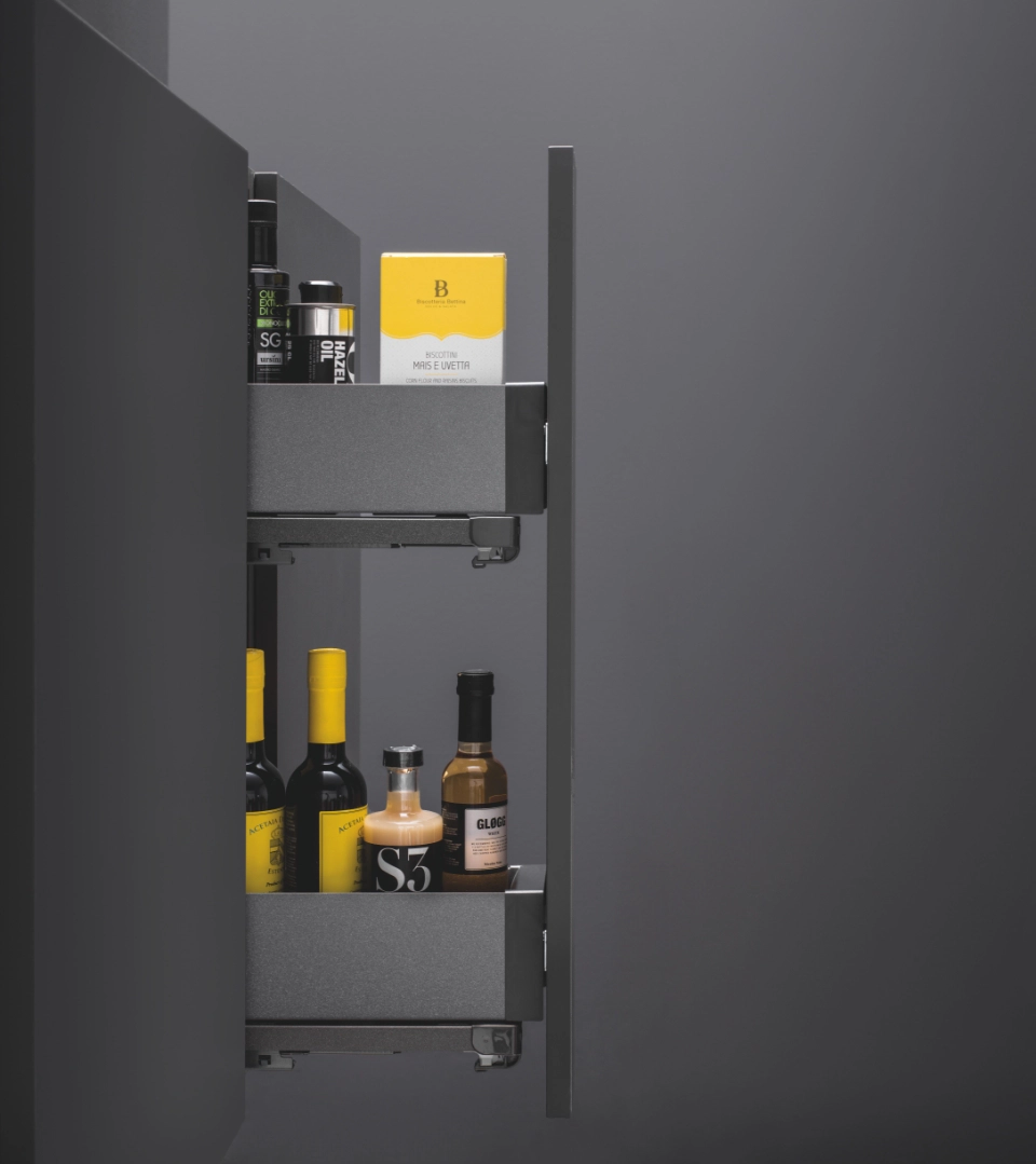 Side-mounted upper pull-out unit