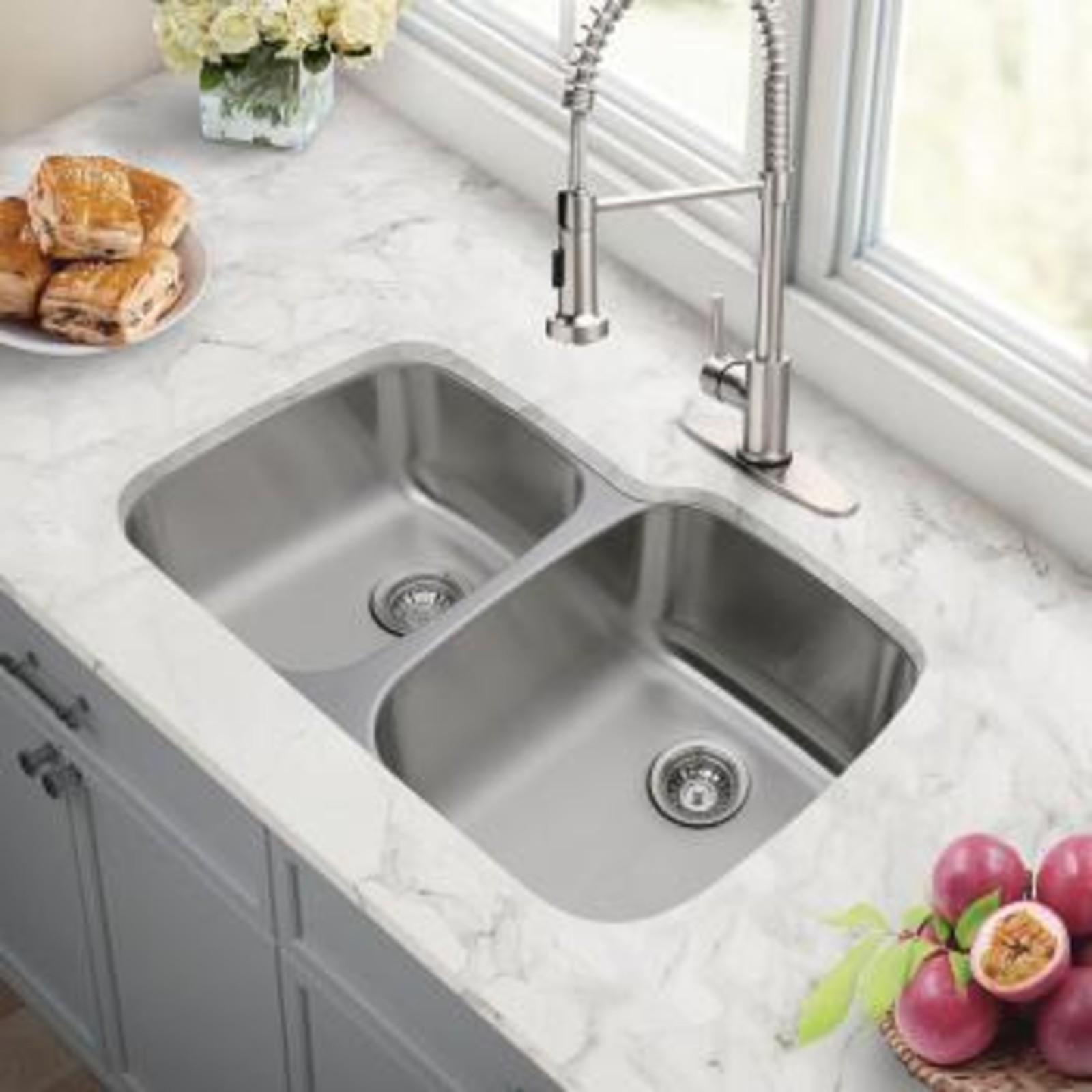 33" Undermount Stainless Steel Double Bowl Kitchen Sink